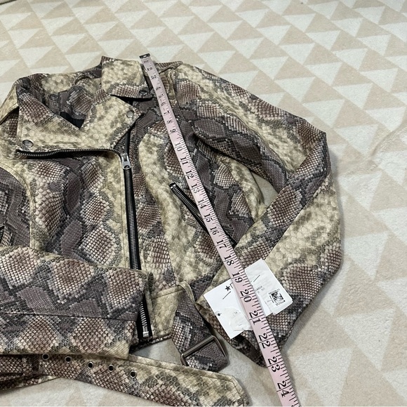 Bar iii animal print moto jacket faux leather snake print brown - Picture 5 of 6